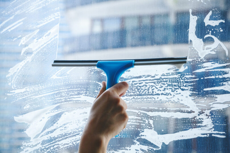 What-kind-of-soap-do-professional-window-washers-use_-scaled-1-1536x1024